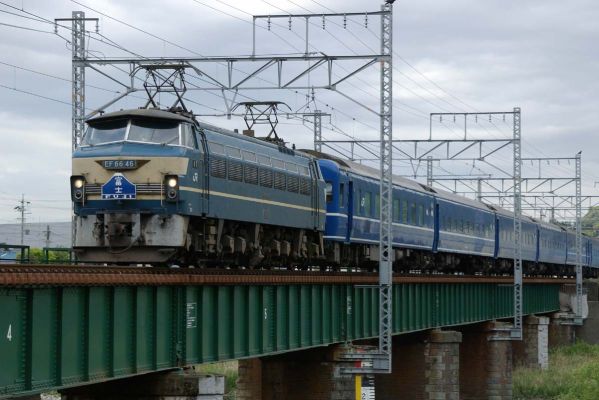 クリックでフルサイズのイメージを表示する