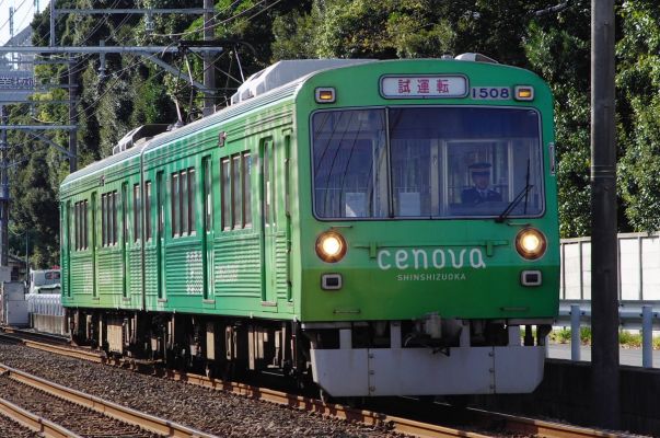 クリックでフルサイズのイメージを表示する