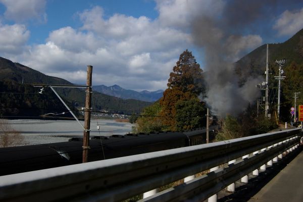 クリックでフルサイズのイメージを表示する